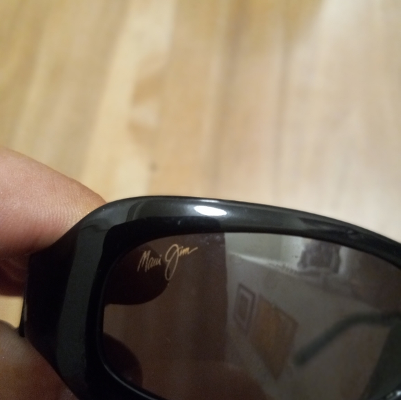 Maui Jim black sunglasses - Picture 4 of 7
